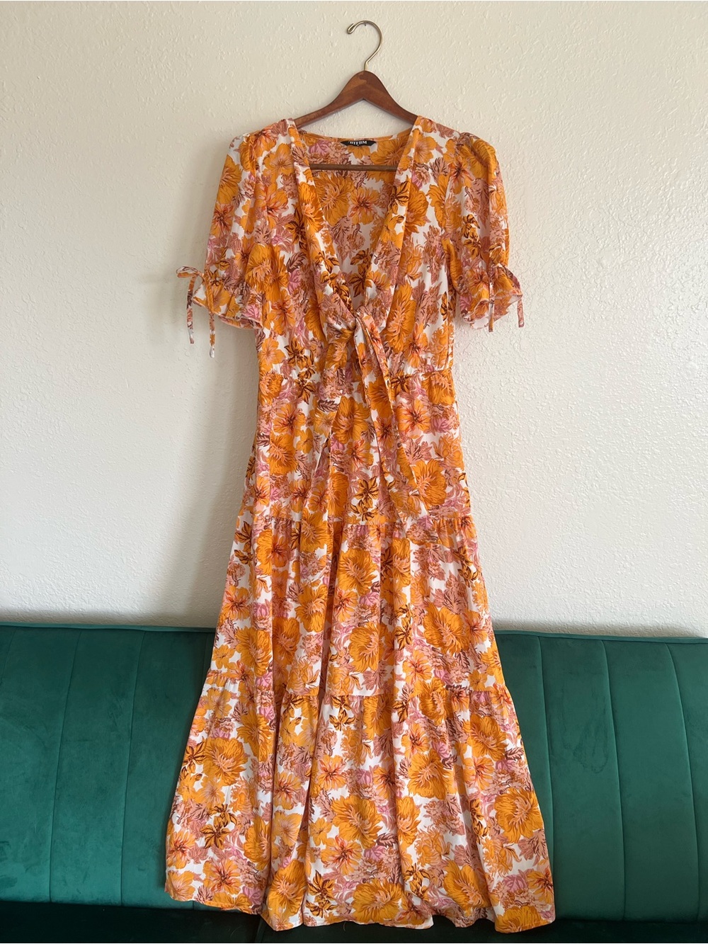 Floral Deep V-Neck Maxi Dress - Orange Hawaiian Floral Medium